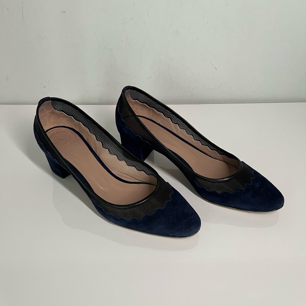 Chloé Bridget Navy Blue Suede Scalloped Block Heel Pumps